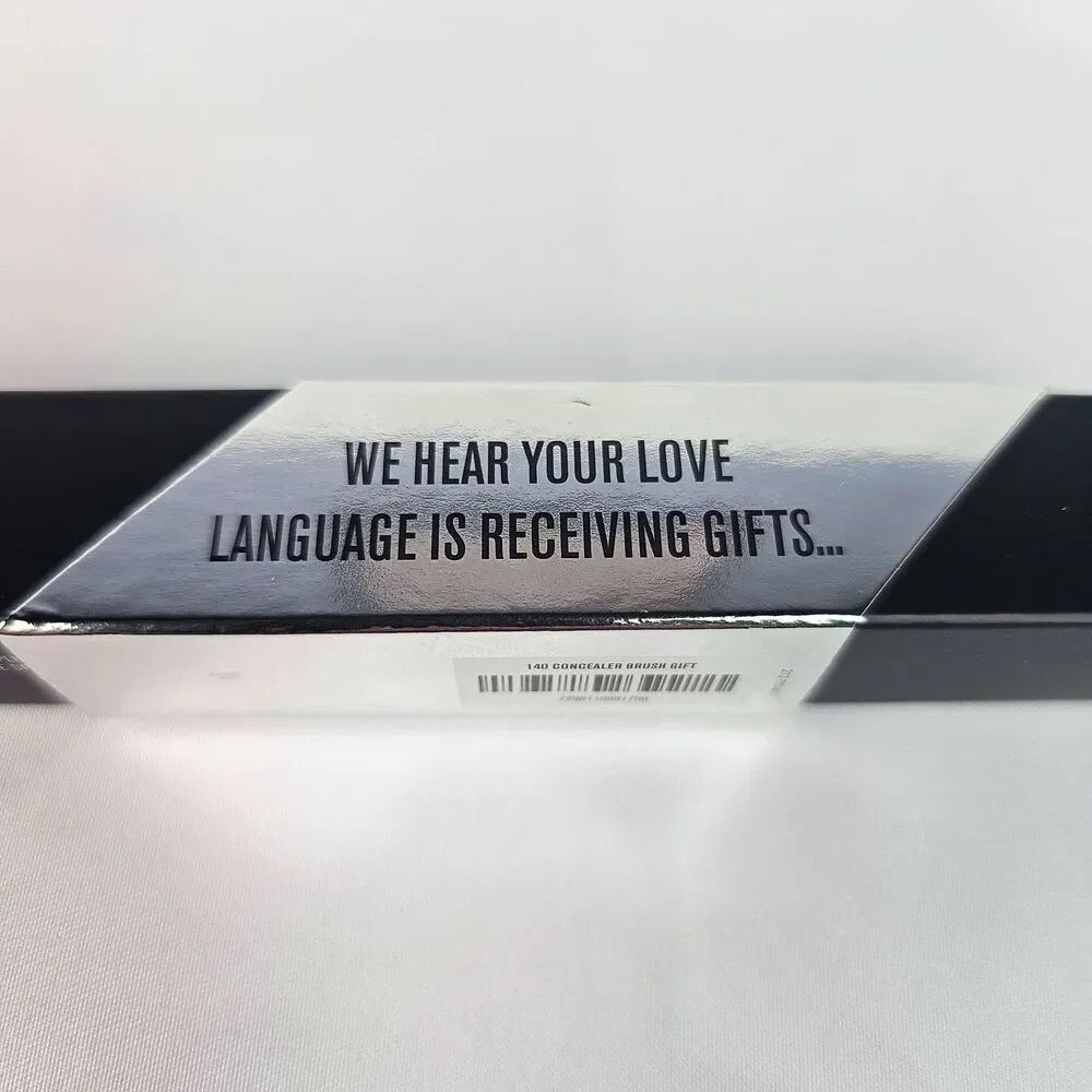 IL MAKIAGE 140 Concealer Blending Brush Makeup Brush New In Box Black